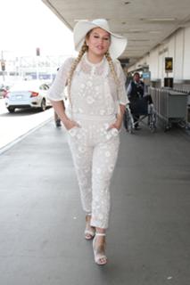 Kesha feet photo thumbnail