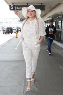 Kesha feet photo thumbnail