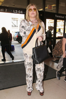 Kesha feet photo thumbnail