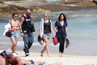 Kesha feet photo thumbnail