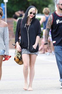 Kesha feet photo thumbnail