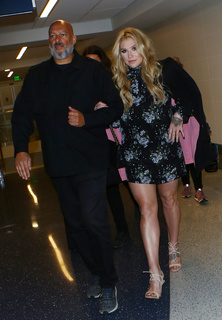 Kesha feet photo thumbnail