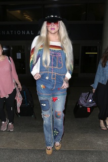 Kesha feet photo thumbnail