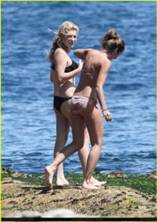 Kesha feet photo thumbnail