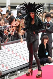 Kesha feet photo thumbnail