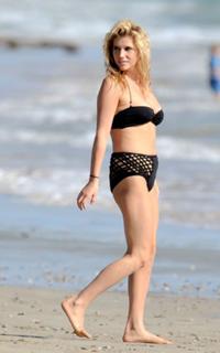 Kesha feet photo thumbnail