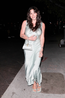 Kesha feet photo thumbnail