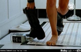 Kesha feet photo thumbnail