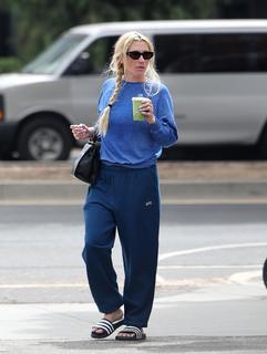 Kesha feet photo thumbnail