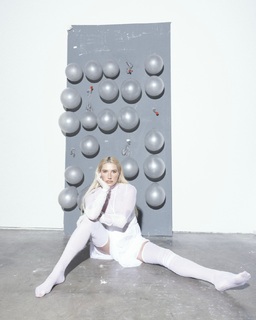 Kesha feet photo thumbnail