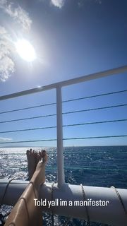 Kesha feet photo thumbnail