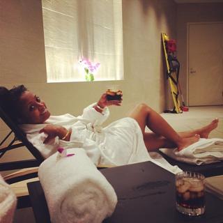 Keshia Knight Pulliam feet photo thumbnail