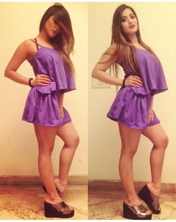 Ketika Sharma feet photo 3