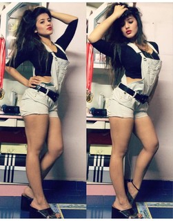 Ketika Sharma feet photo 11