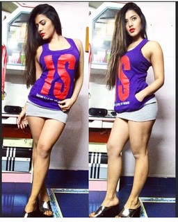 Ketika Sharma feet photo 3