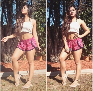 Ketika Sharma feet photo 16