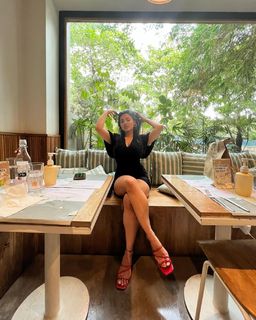 Ketika Sharma feet photo 18