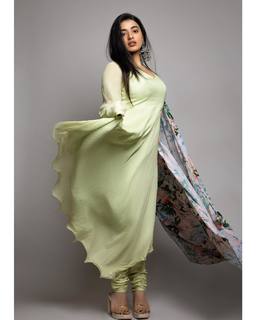 Ketika Sharma feet photo 16