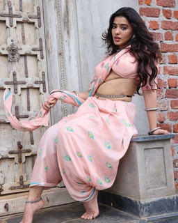 Ketika Sharma feet photo 8