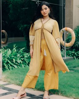 Ketika Sharma feet photo 14