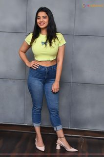 Ketika Sharma feet photo 7