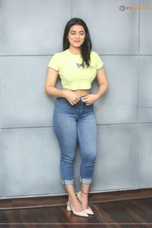 Ketika Sharma feet photo 6