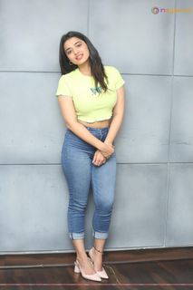 Ketika Sharma feet photo 4