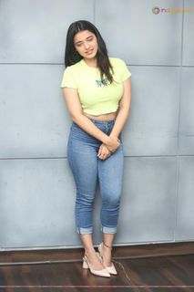 Ketika Sharma feet photo 3