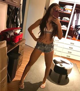 Keyla Alves feet photo thumbnail