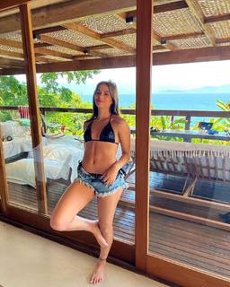 Keyla Alves feet photo thumbnail