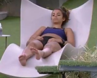 Keyla Alves feet photo thumbnail