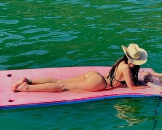 Keyla Alves feet photo thumbnail