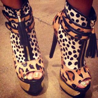 Keyshia Cole feet photo thumbnail