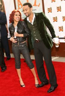 Keyshia Cole feet photo thumbnail