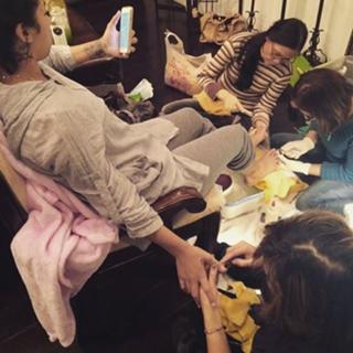 Keyshia Cole feet photo thumbnail
