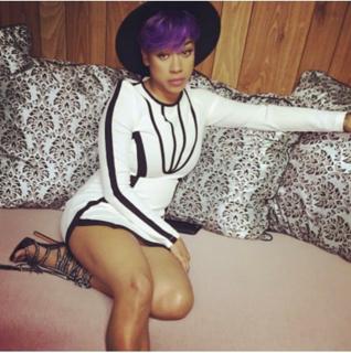Keyshia Cole feet photo thumbnail