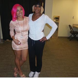 Keyshia Cole feet photo thumbnail