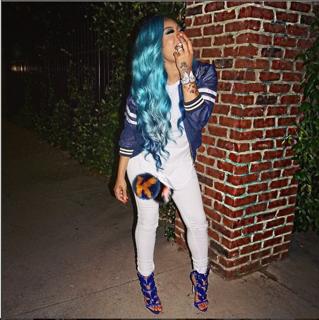 Keyshia Cole feet photo thumbnail
