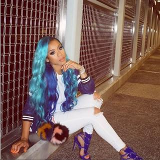 Keyshia Cole feet photo thumbnail