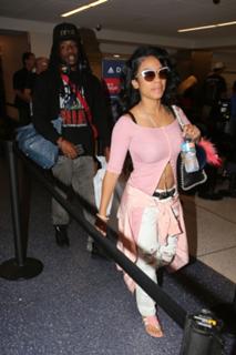 Keyshia Cole feet photo thumbnail