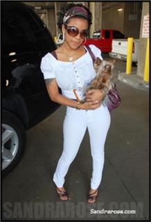 Keyshia Cole feet photo thumbnail