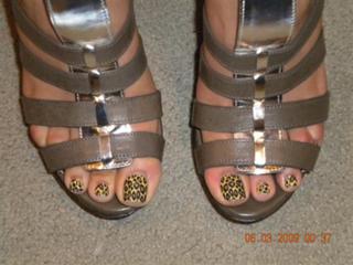 Keyshia Cole feet photo thumbnail