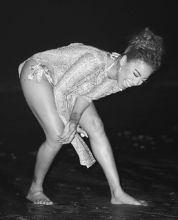 Keyshia Cole feet photo thumbnail