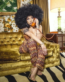 Keyshia Cole feet photo thumbnail