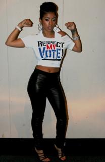 Keyshia Cole feet photo thumbnail