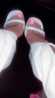 Keyshia Cole feet photo thumbnail
