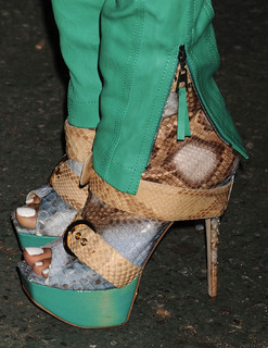 Keyshia Cole feet photo thumbnail