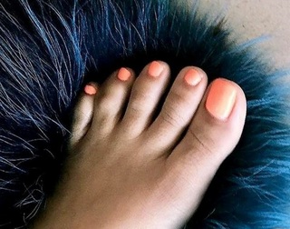 Keyshia Cole feet photo thumbnail
