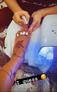 Keyshia Cole feet photo thumbnail