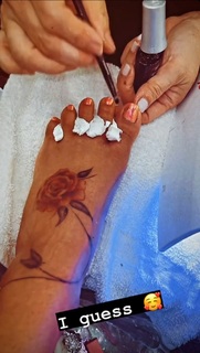 Keyshia Cole feet photo thumbnail
